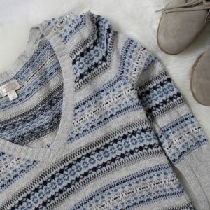 Blue and Gray V-Neck  Cozy Quarter Sleeve Sweater
